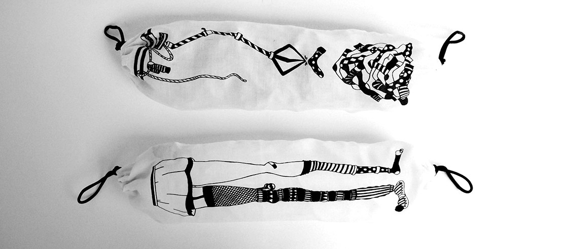 illustrated-pillow-cover_blackandwhite_things